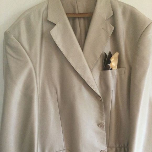 Milano Moda  2 Pc Mens Beige suit - Picture 4 of 8